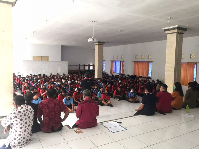 Pengarahan kepada siswa